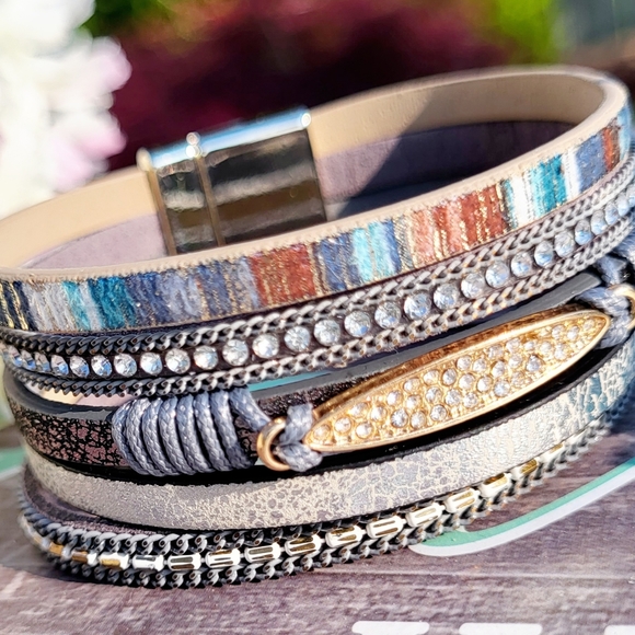 Jewelry - Stunning Rhinestone and leather wrapped, cuff bracelet, magnetic clasp NEW